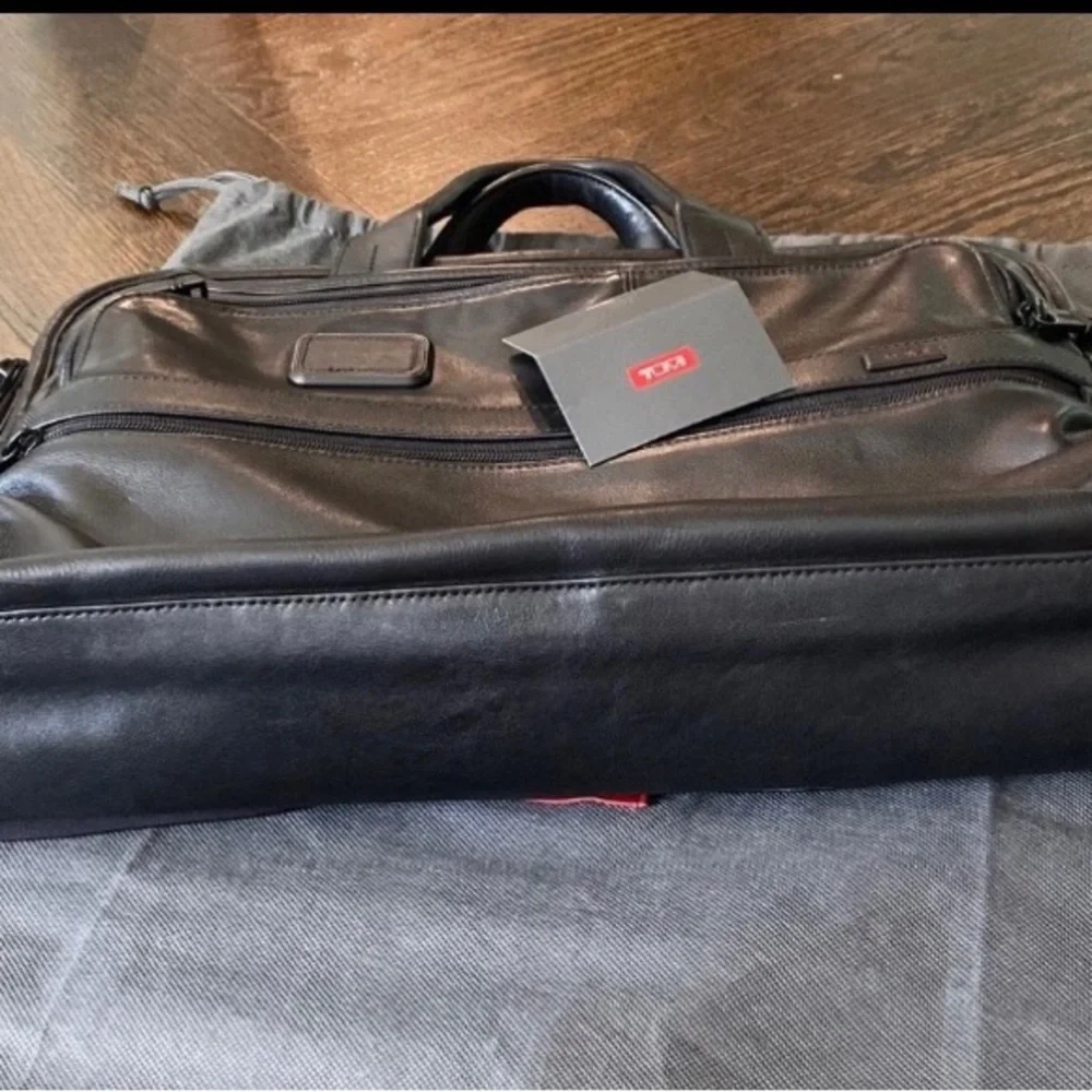 Tumi travel bag / briefcase